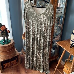 Belle by Kim Gravel Olive Green Tie-Dye Maxi Dress Large